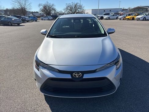 Used 2023 Toyota Corolla LE image 8