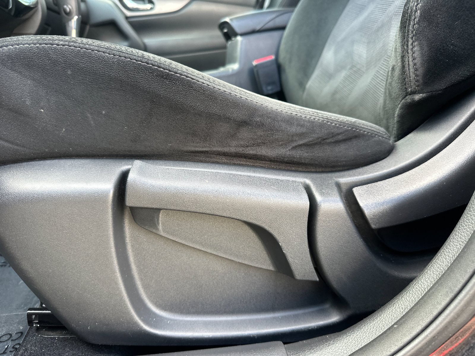 Used 2016 Nissan Rogue S w/ S Family Package FWD image 12
