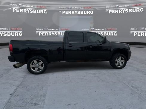 Used 2011 GMC Sierra 2500 Denali AWD/4WD image 9