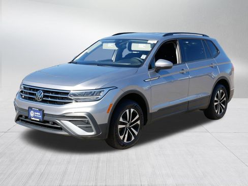 Used 2024 Volkswagen Tiguan S AWD/4WD image 3