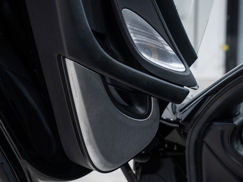 Used 2021 McLaren GT image 24