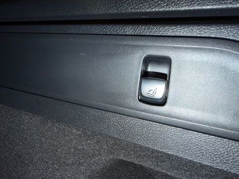 Used 2022 Mercedes-Benz GLC 300 GLC 300 image 39