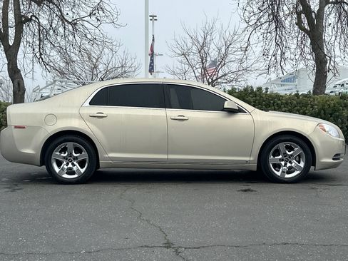 Used 2009 Chevrolet Malibu LT w/ Power Convenience Package image 3