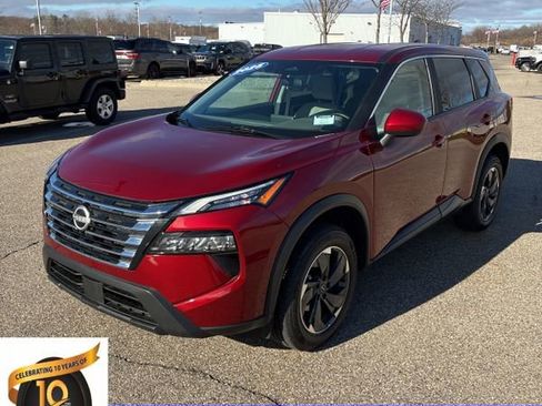 Used 2025 Nissan Rogue SV image 1