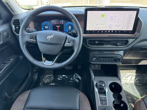 Used 2025 Ford Bronco Sport Outer Banks w/ Outer Banks Tech Package+ image 11