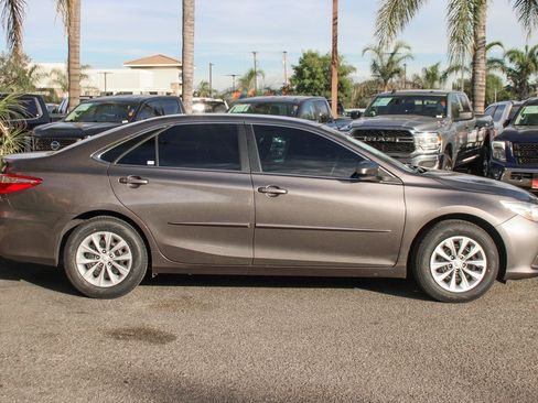 Used 2017 Toyota Camry LE image 10