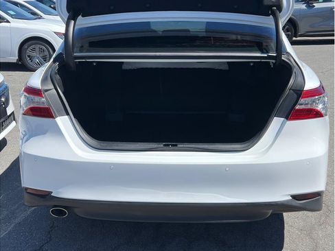 Used 2018 Toyota Camry XLE w/ Audio Package FWD image 5