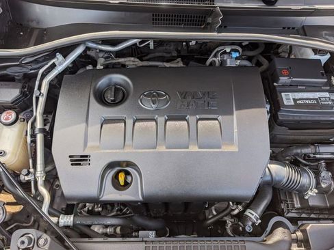 Used 2019 Toyota C-HR XLE image 28