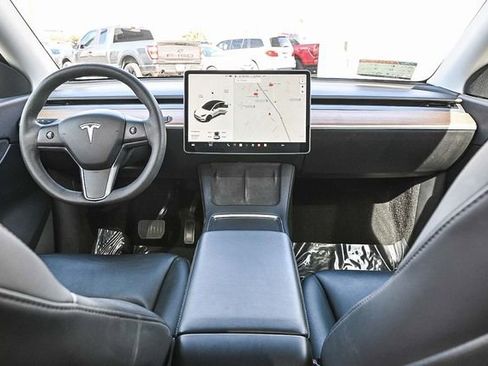 Used 2021 Tesla Model Y Long Range image 13