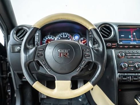 Used 2015 Nissan GT-R Premium AWD/4WD image 26