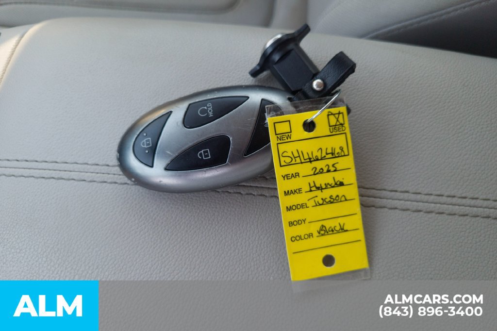 Used 2025 Hyundai Tucson SEL FWD image 16