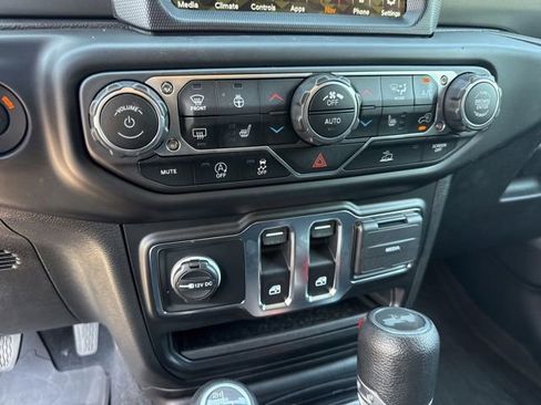 Used 2023 Jeep Wrangler Sport AWD/4WD image 10