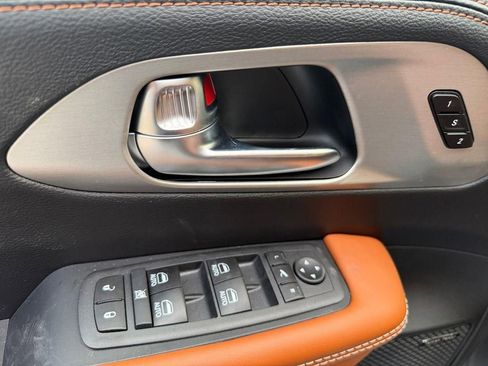 New 2026 Chrysler Pacifica Pinnacle image 18
