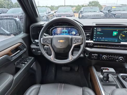 Used 2024 Chevrolet Silverado 1500 High Country w/ High Country Premium Package RWD image 35