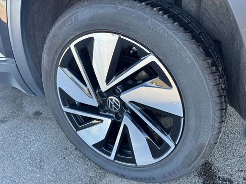 Used 2024 Volkswagen Atlas SE image 5