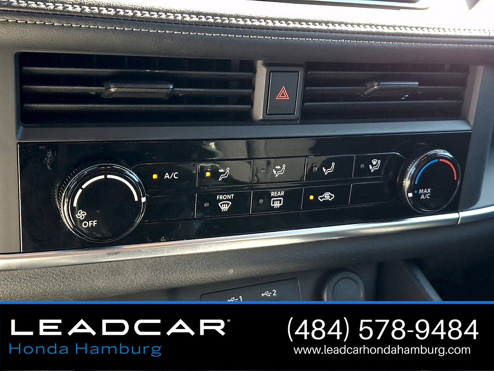 Used 2024 Nissan Rogue S AWD/4WD image 15