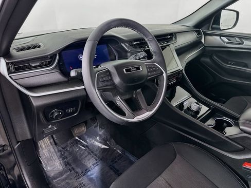 Certified 2024 Jeep Grand Cherokee Laredo X w/ Luxury Tech Group I AWD/4WD image 17