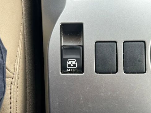 Used 2024 Toyota 4Runner Limited RWD image 31