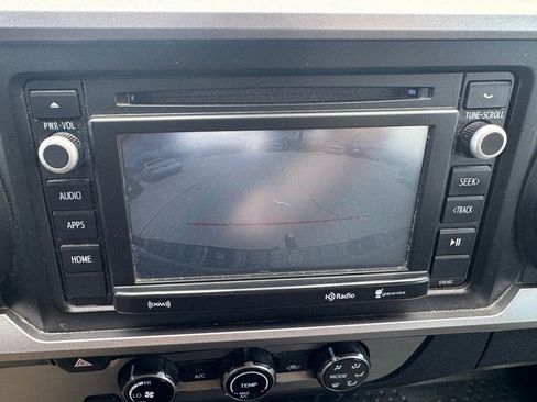 Used 2018 Toyota Tacoma SR5 RWD image 20