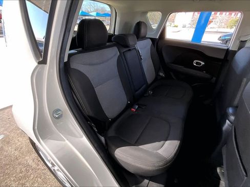 Used 2018 Kia Soul + image 19