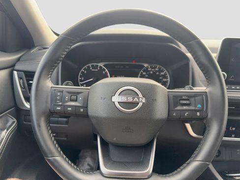 Used 2025 Nissan Rogue SV AWD/4WD image 14