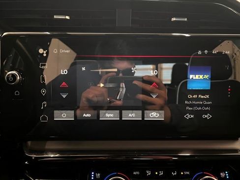 Used 2024 GMC Sierra 2500 AT4X image 27