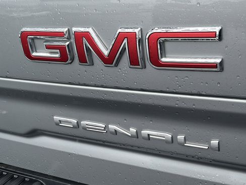 Used 2023 GMC Sierra 1500 Denali w/ Denali Reserve Package AWD/4WD image 8