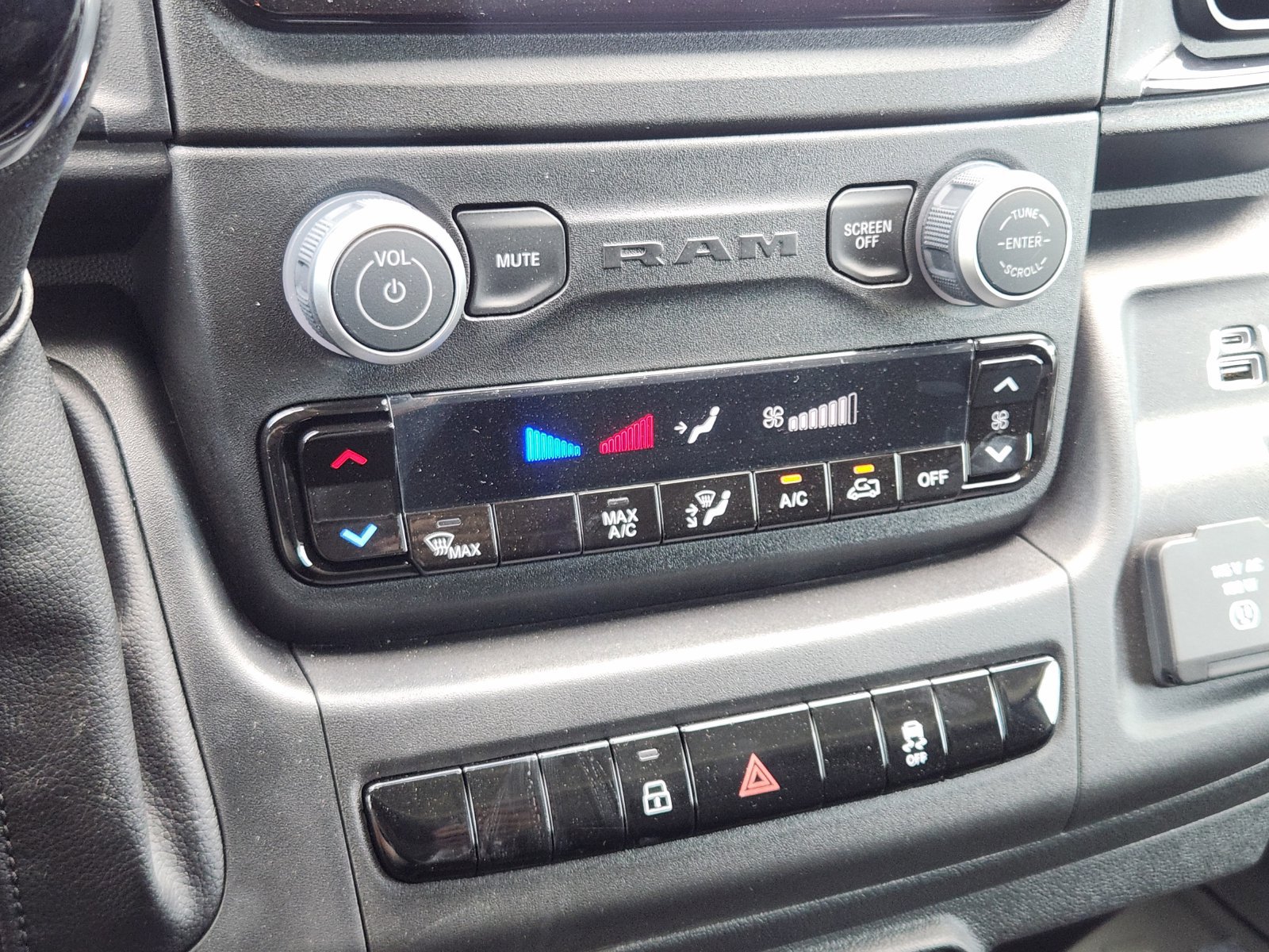 New 2026 RAM ProMaster 1500 w/ Power Group FWD image 18