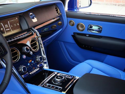 Used 2023 Rolls-Royce Cullinan w/ Cullinan Package AWD/4WD image 32