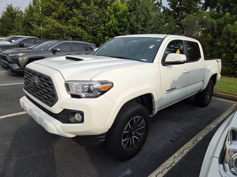 Used 2023 Toyota Tacoma TRD Sport RWD image 3
