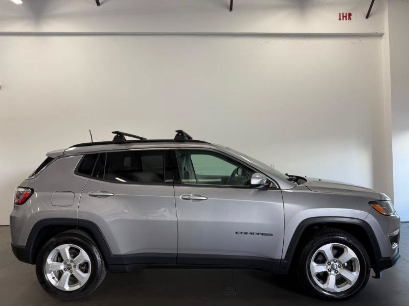 Used 2018 Jeep Compass Latitude w/ Popular Equipment Group FWD image 2