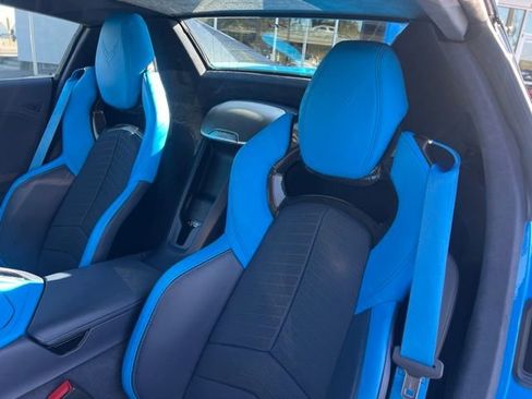 Used 2023 Chevrolet Corvette Stingray Premium Conv w/ Z51 Performance Package RWD image 17