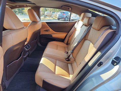 Certified 2020 Lexus ES 350 w/ Premium Package image 10