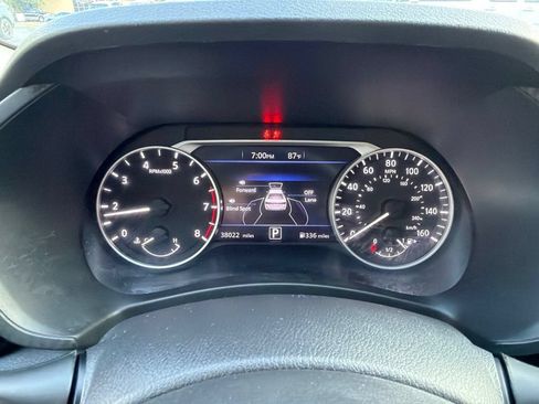 Used 2025 Nissan Sentra SR FWD image 5