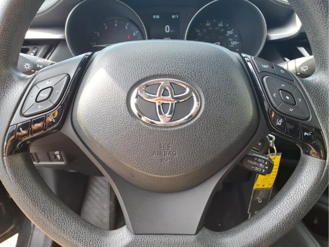 Used 2022 Toyota C-HR XLE FWD image 13