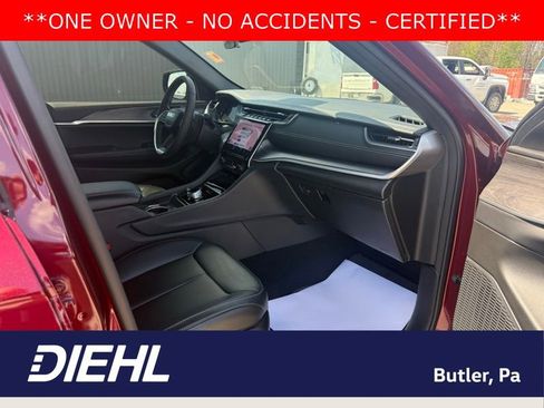 Used 2025 Jeep Grand Cherokee Limited w/ Trailer Tow Package AWD/4WD image 17