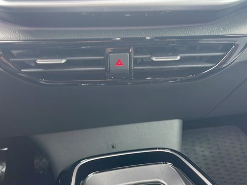 Used 2025 Volkswagen ID.4 Pro AWD/4WD image 30