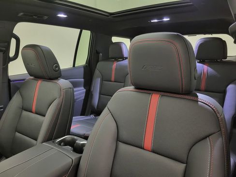 New 2026 Chevrolet Traverse RS w/ LPO, Floor Liner Package FWD image 37