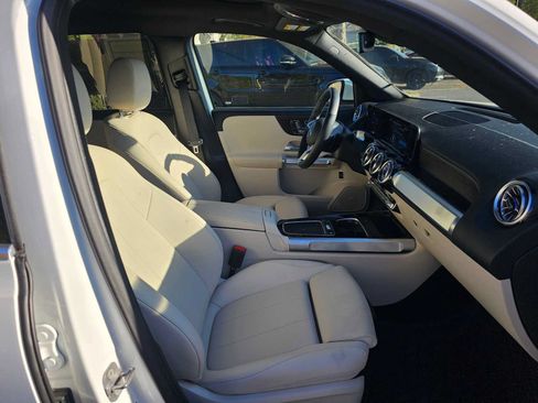 Used 2026 Mercedes-Benz GLB 250 image 10