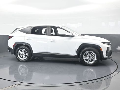 Used 2025 Hyundai Tucson SE image 7