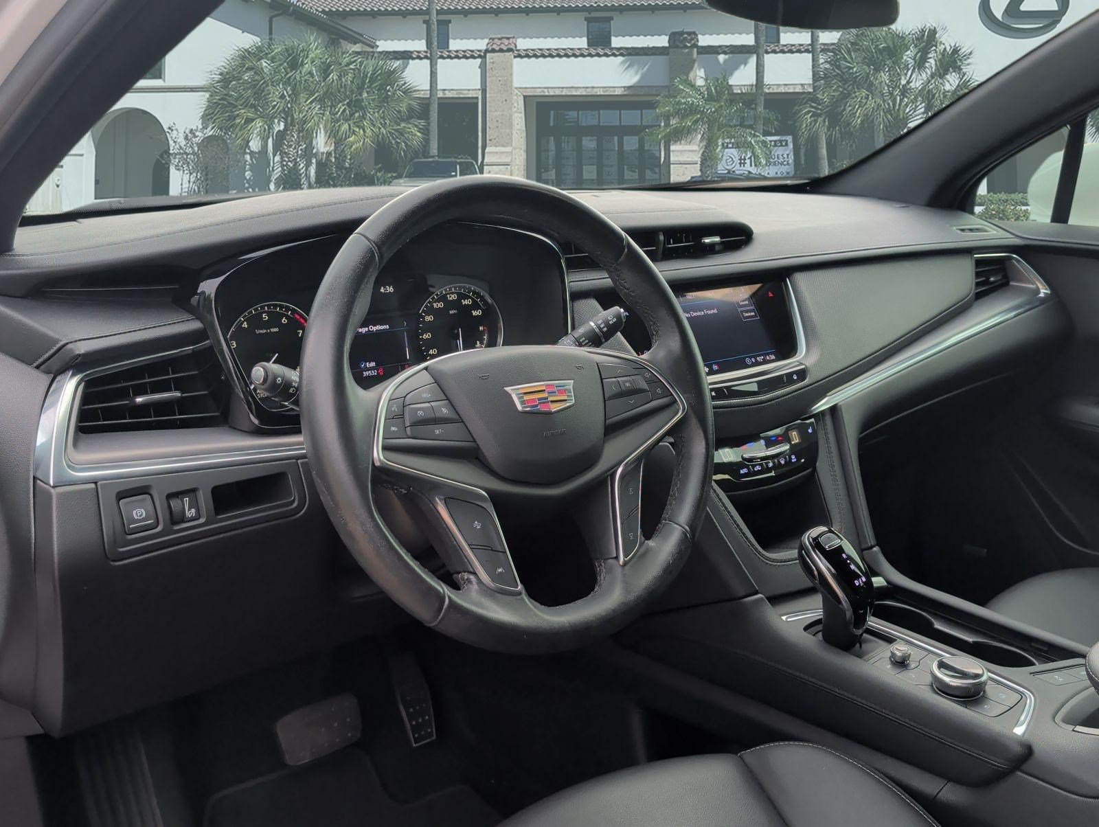 Used 2023 Cadillac XT5 Luxury FWD image 12