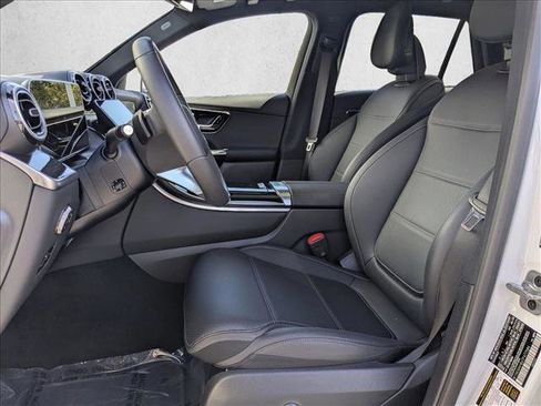 Used 2026 Mercedes-Benz GLC 300 4MATIC image 17