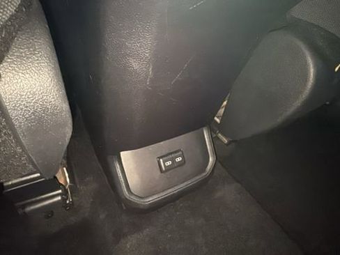 Used 2024 Toyota Highlander LE image 24