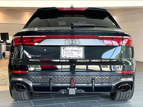 Certified 2025 Audi RS Q8 performance AWD/4WD image 3