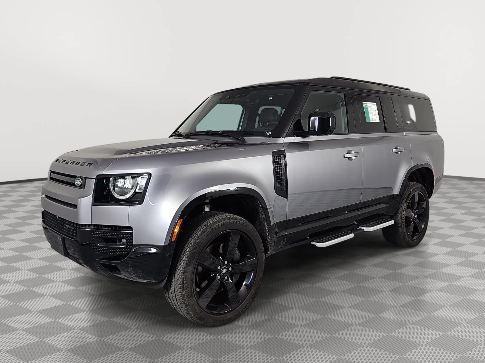 Used 2023 Land Rover Defender 130 X-Dynamic SE AWD/4WD image 2