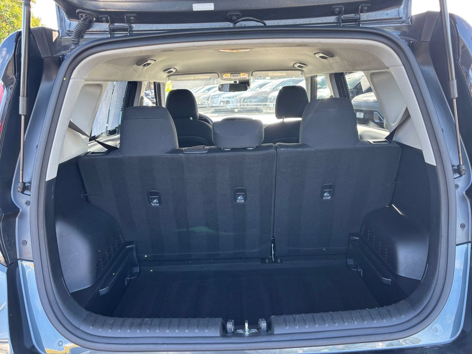Used 2025 Kia Soul LX w/ LX Technology Package FWD image 28