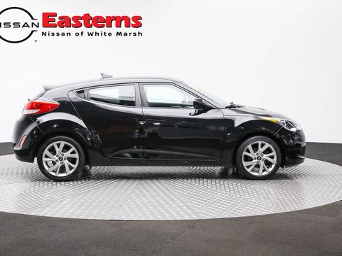 Used 2016 Hyundai Veloster image 4