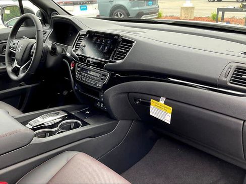 New 2026 Honda Ridgeline Black Edition image 9