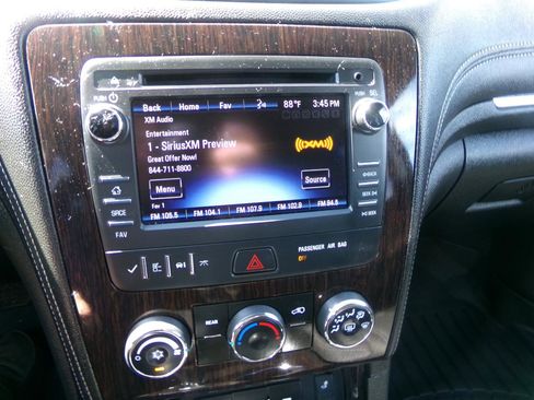 Used 2016 Chevrolet Traverse LT w/ Style and Technology Package AWD/4WD image 21