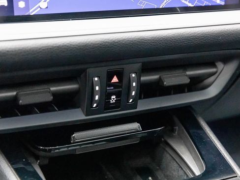 Used 2024 Porsche Cayenne S image 36